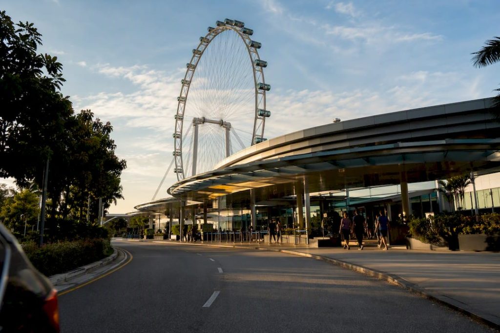 Singapore Flyer entrance beside drop-off zone