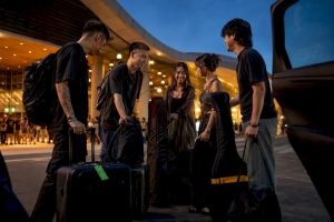 Avoid Festival Delays: Chauffeur Transfers for Singapore Groups of 4+